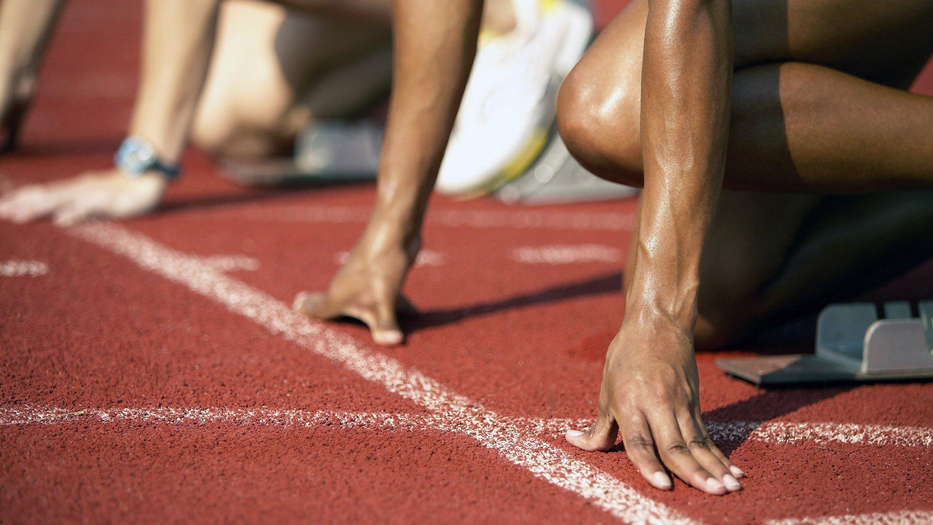 斯通盛赞杜兰特职业精神引领年轻球员成长 前瞻太阳新赛季征程